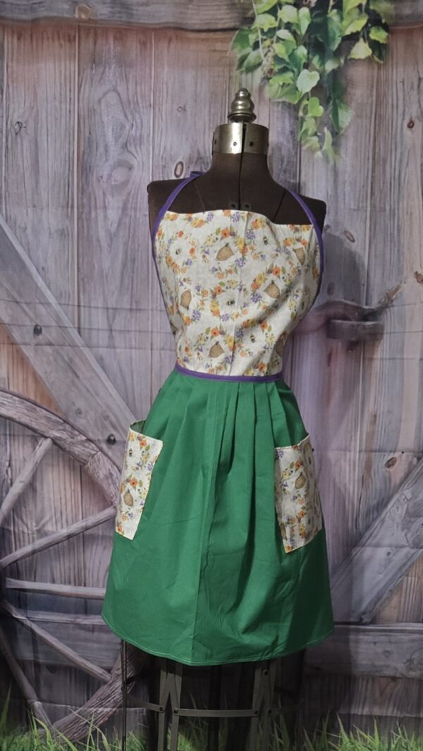 Kitchen Aprons Kids 10-16 yrs: Bees and their Hives - Image 2