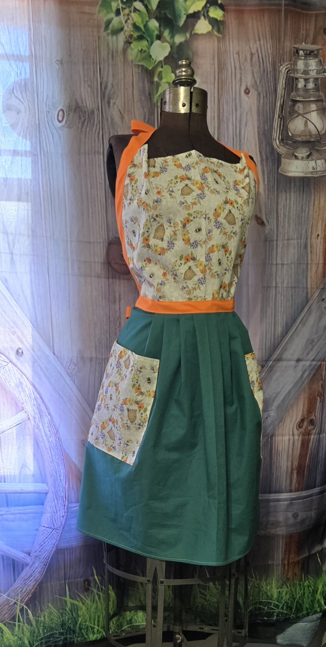 Kitchen Apron Full: Floral Garden: Bees and their Hives top with Solid green skirt and two pockets - Image 2