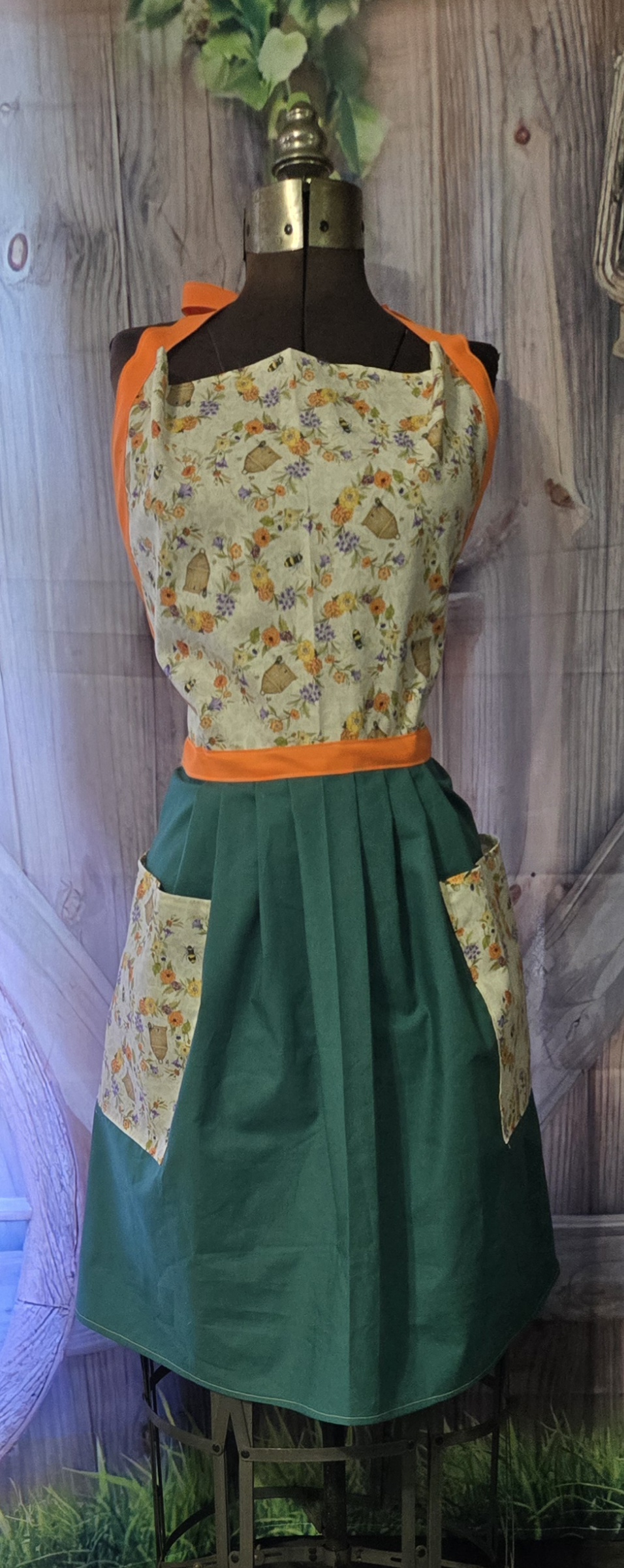 Kitchen Apron Full: Floral Garden: Bees and their Hives top with Solid green skirt and two pockets - Image 3