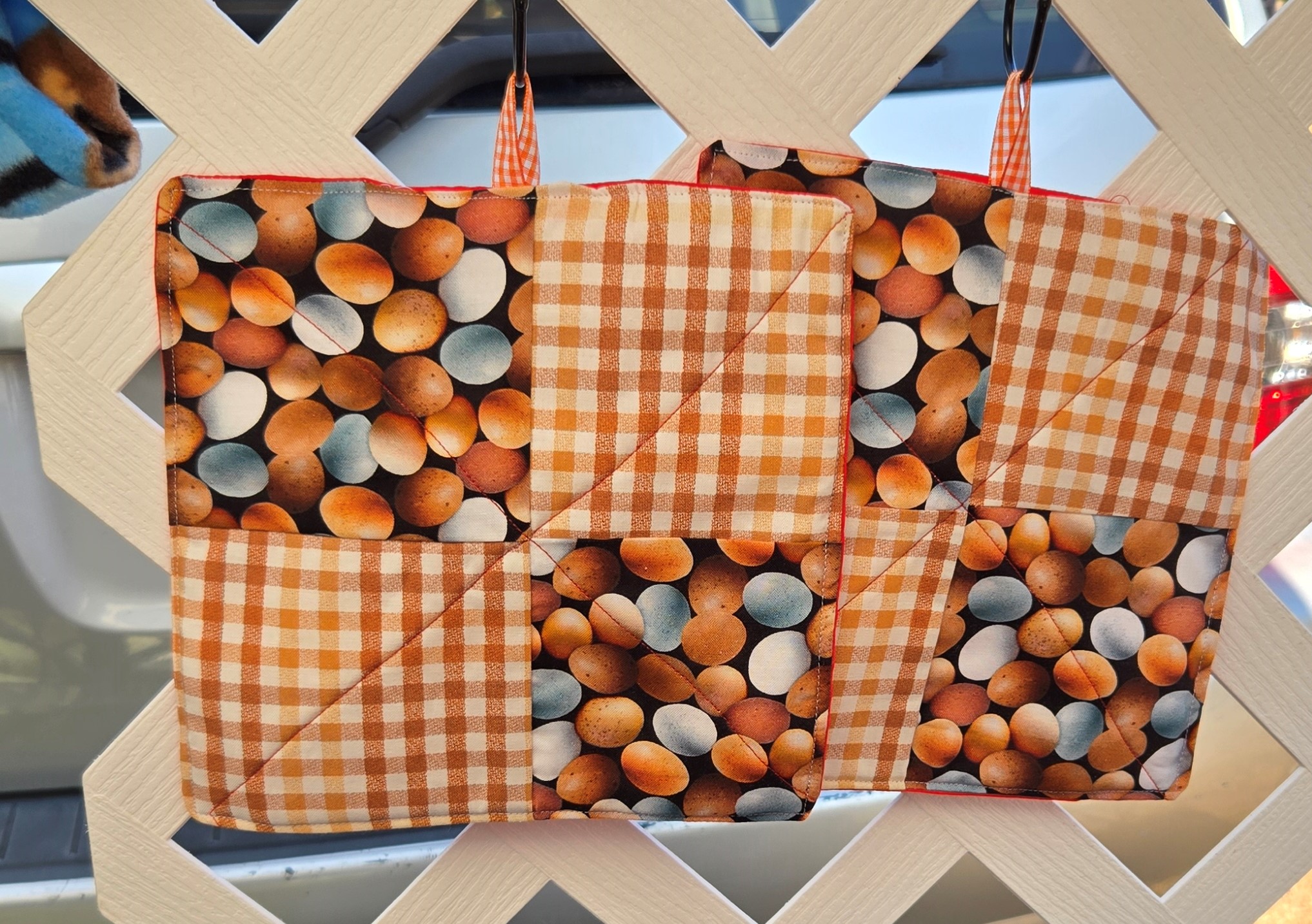 Hot Pads Set of two: Large: Mixed Eggs - Image 2