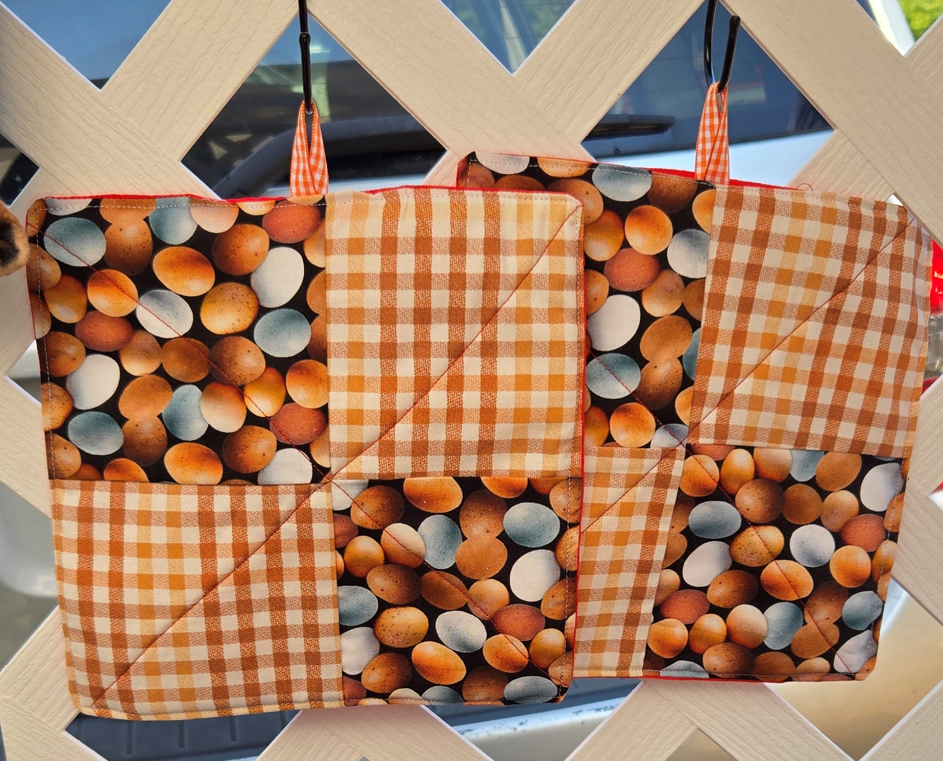 Hot Pads Set of two: Large: Mixed Eggs - Image 3