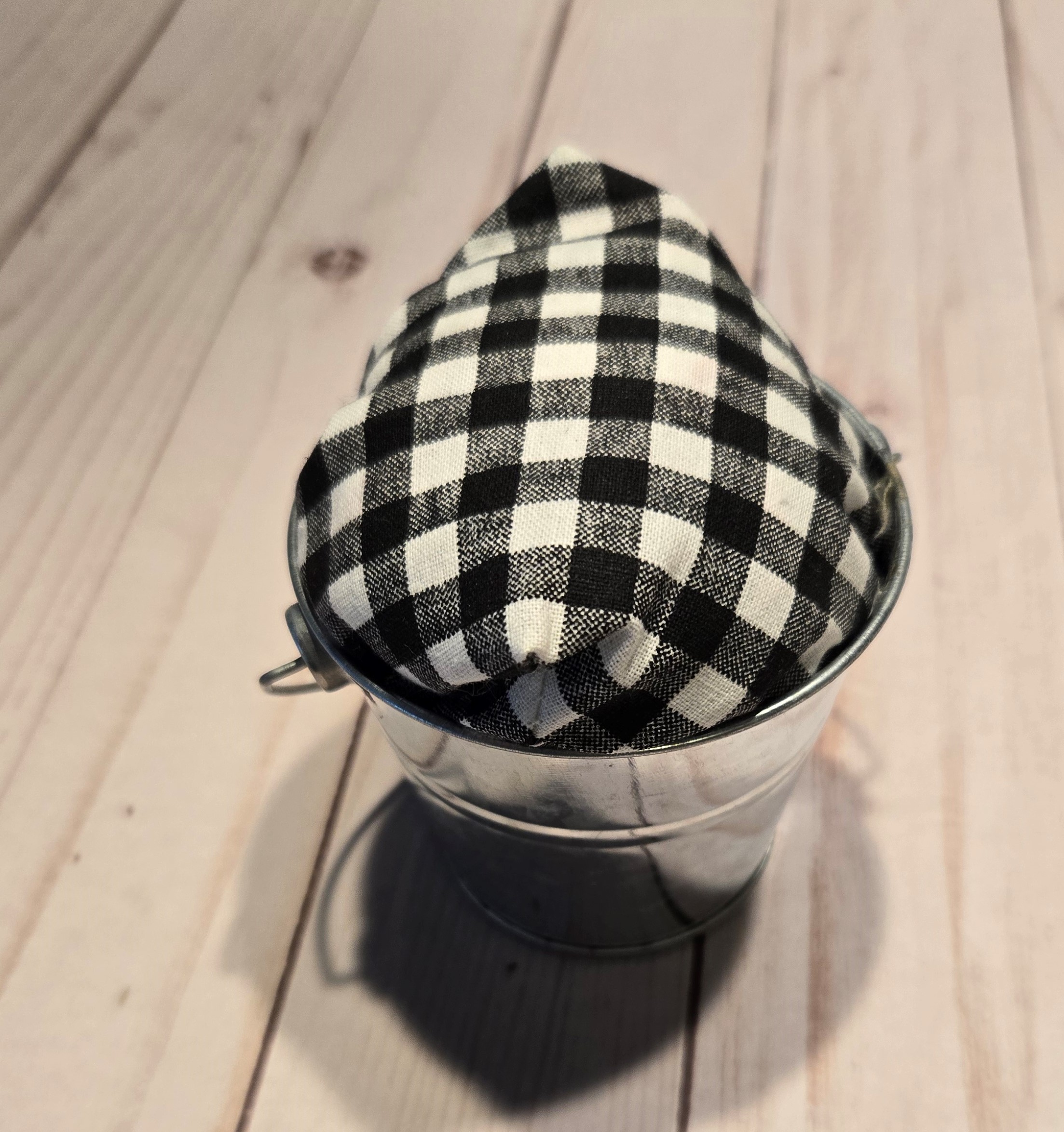 Pincushions: Galvanized Mini Pail with black gingham