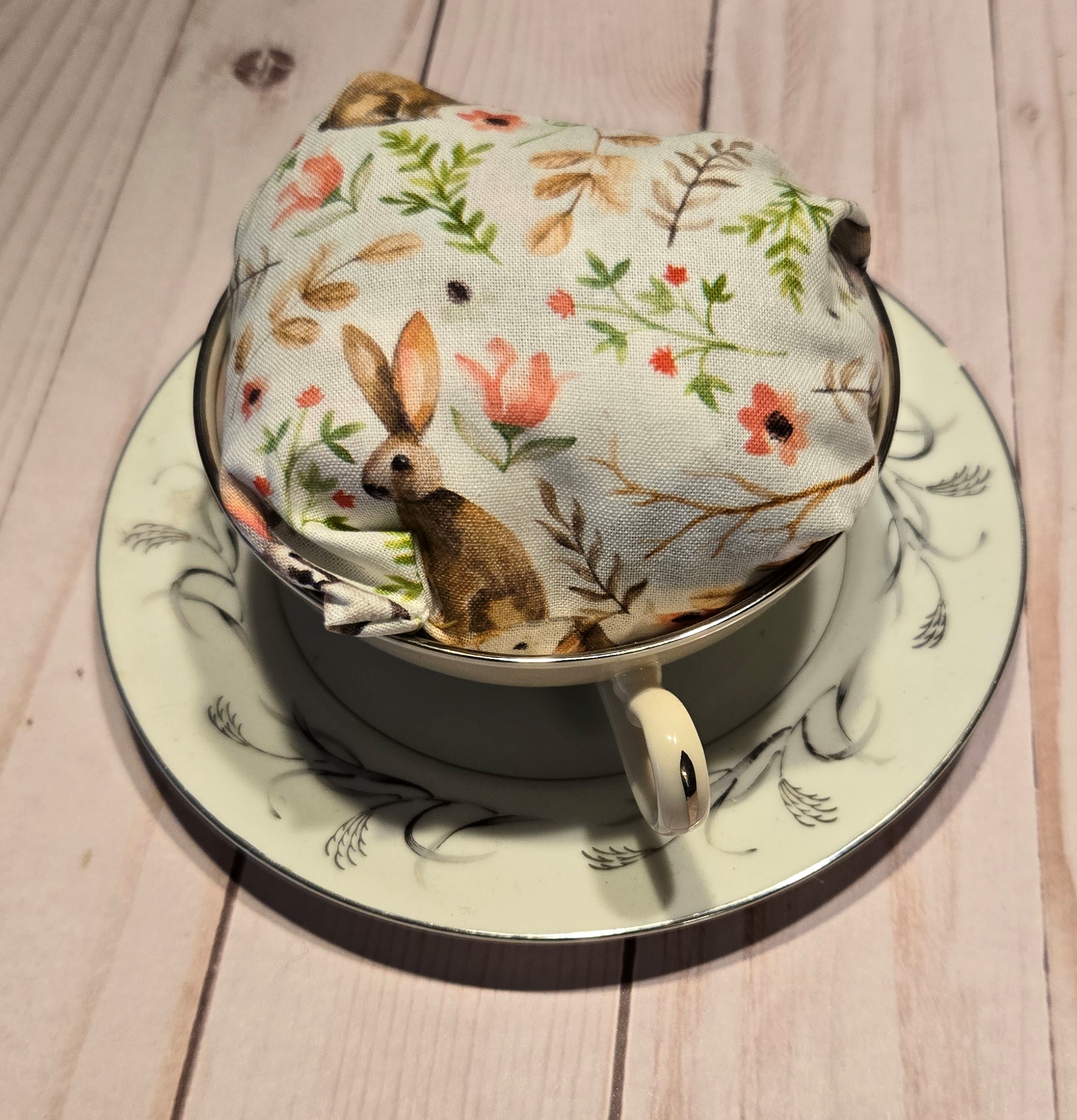 Pincushions: Tea cup with Rabbits