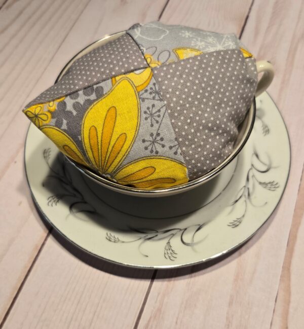 Pincushions: Tea cup with Yellow Flowers