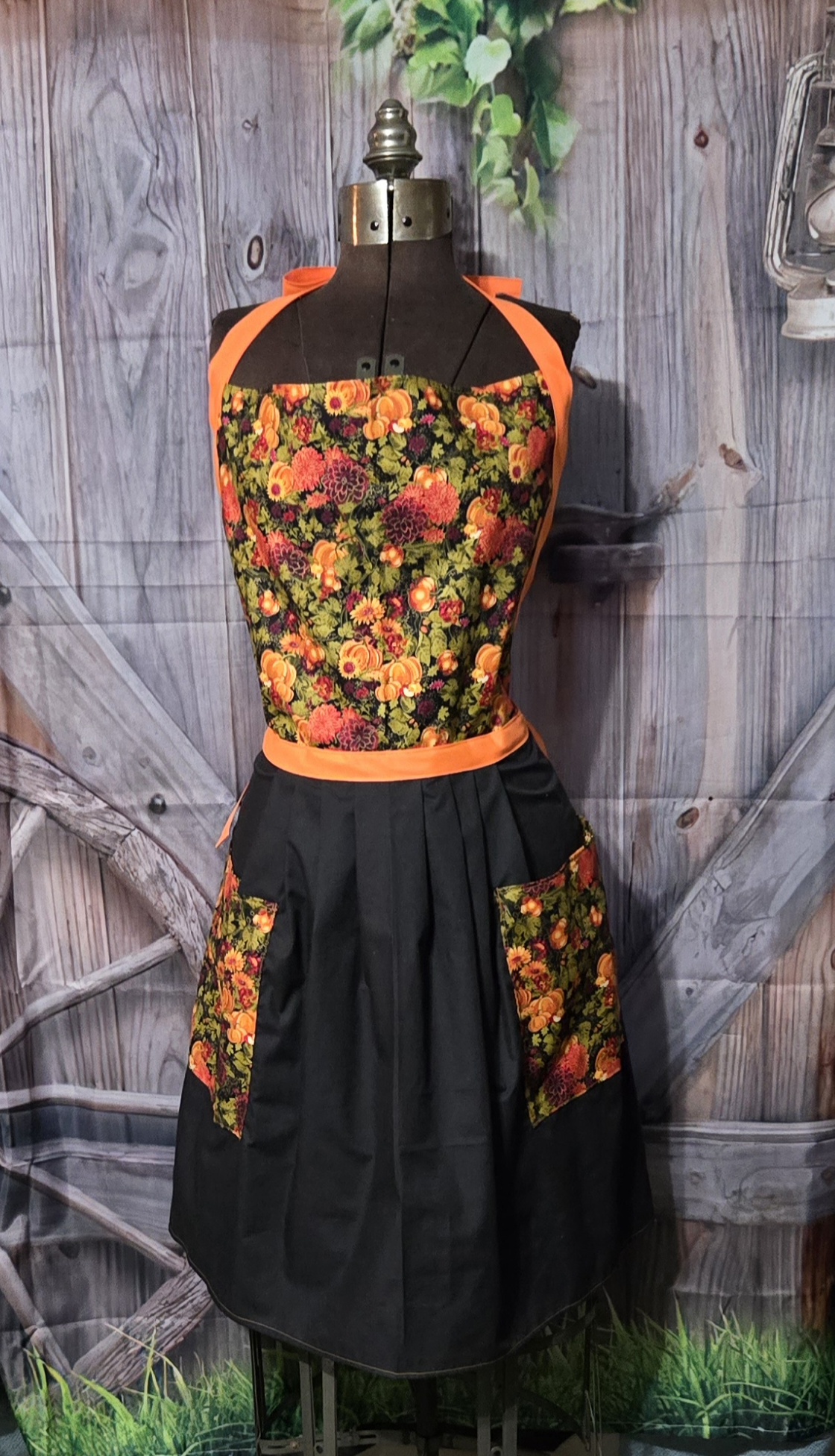Kitchen Apron Full: Fall: Classic Harvest top with Black skirt and two pockets - Image 2