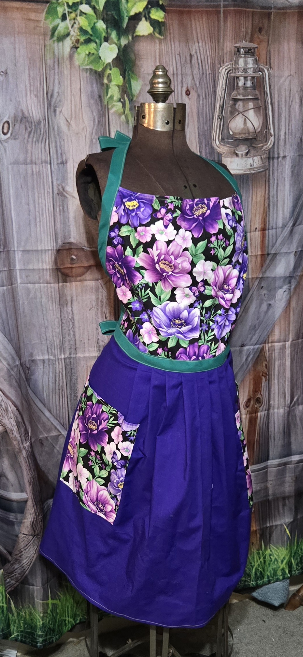 Kitchen Apron Full: Flowers: Flower Print top with purple Skirt and two pockets - Image 2