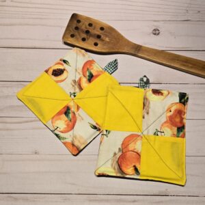 Hot Pads Set of two: Small: Peaches