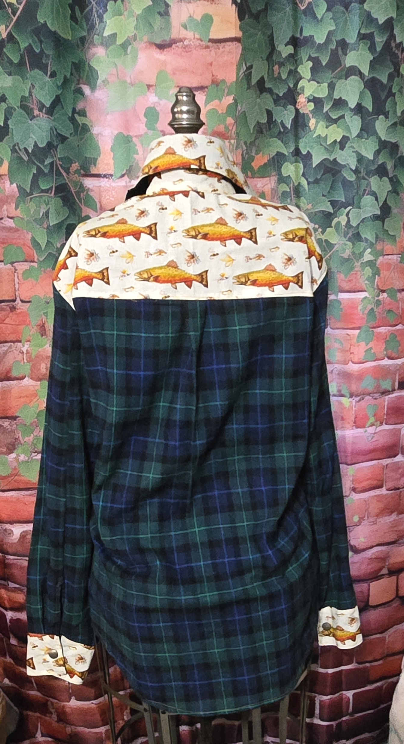 Shirts long Sleeve Flannel: Blue and Green Plaid with Salmon Cotton Print accents Women's size medium - Image 2