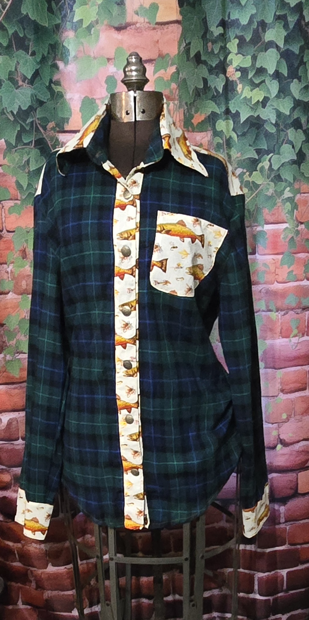 Shirts long Sleeve Flannel: Blue and Green Plaid with Salmon Cotton Print accents Women's size medium